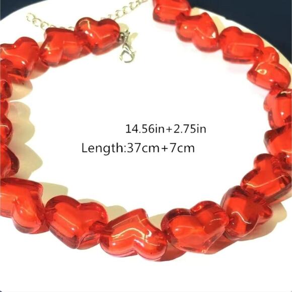 Red oversized heart beaded necklace - Picture 4 of 4